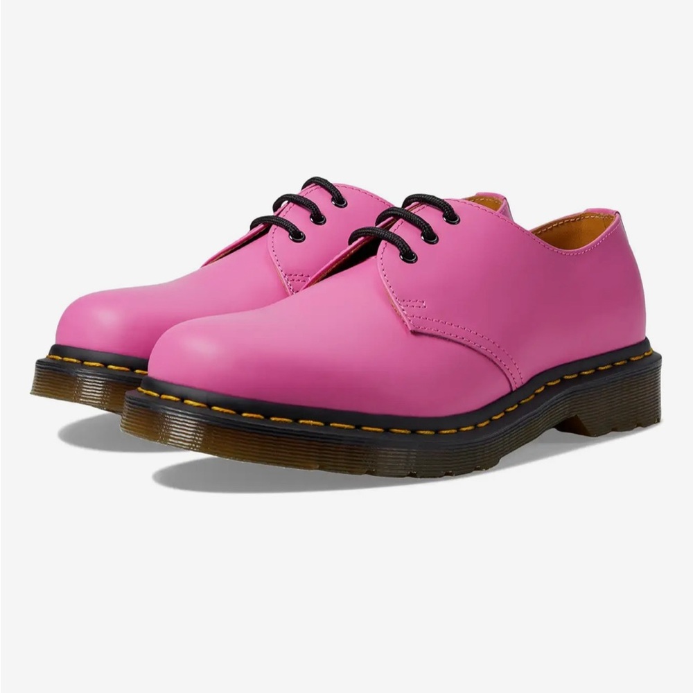 Dr Martens Oxford Shoes in Pink